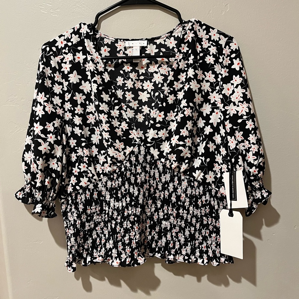 Nordstrom short sleeve top - Picture 2 of 4